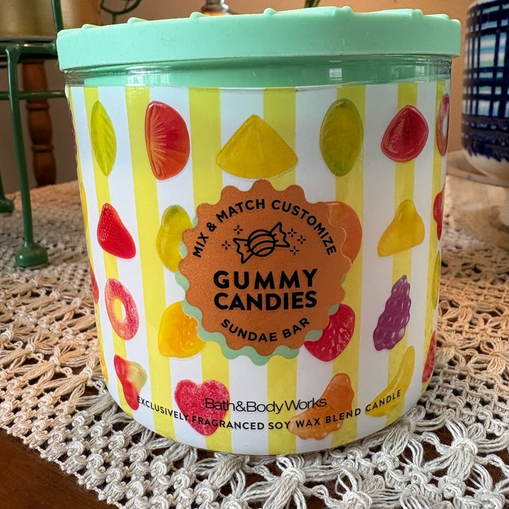 Bath & Body Works Gummy Candies 3-Wick Candle